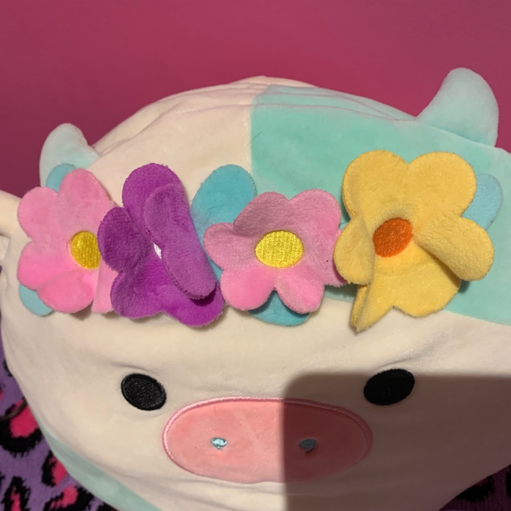 Squishmallows LARGE EUC Belana the Cow with flower crown, EUC no tags - Picture 3 of 5